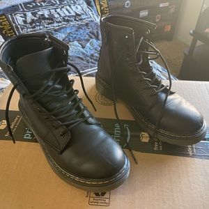 Doc martens (girls)
